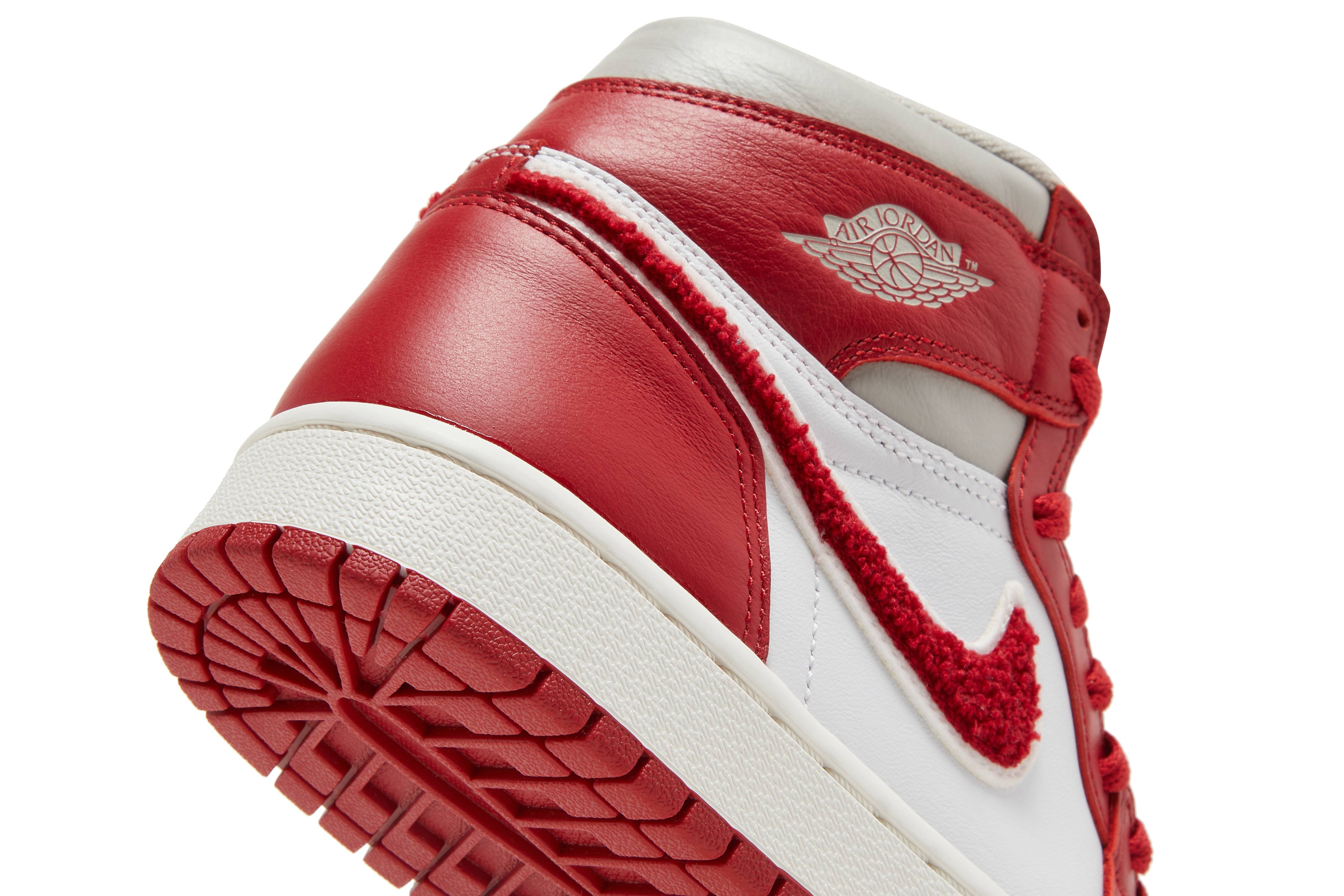 Air Jordan 1 High OG ‚Chenille‘ DJ4891-061