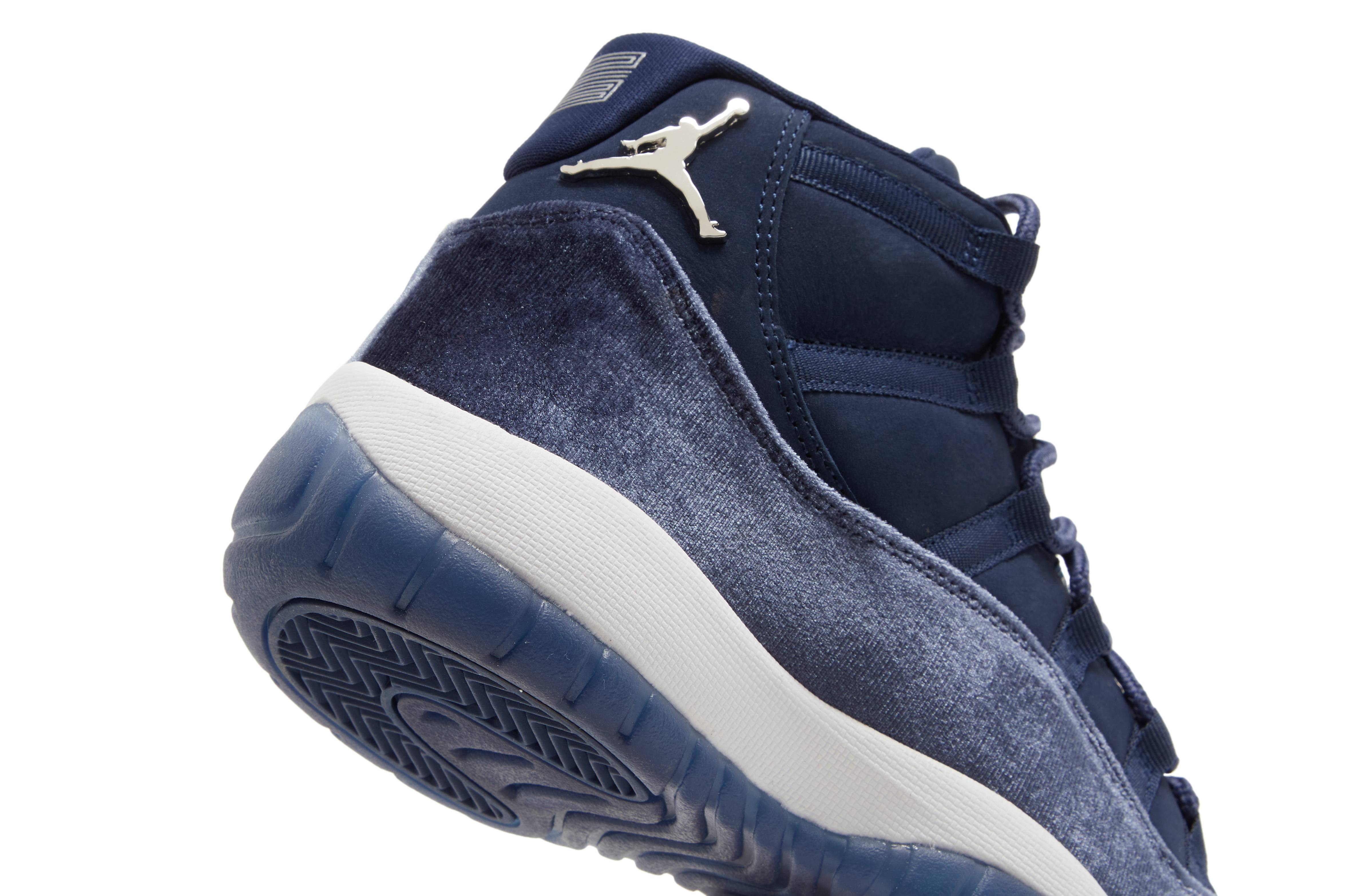 Air Jordan 11 Velvet ‚Midnight Navy‘ AR0715-441