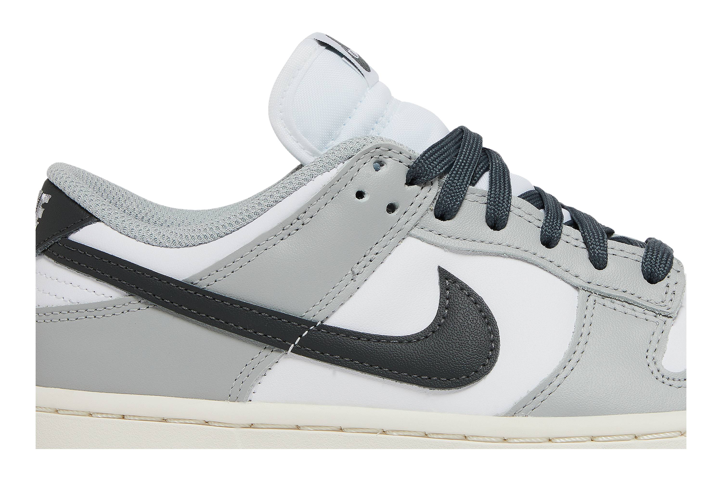 Nike Dunk Low ‚Light Smoke Grey‘ DD1503-117